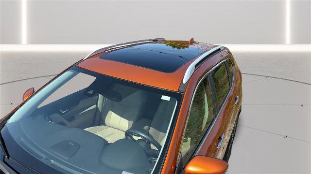 Used 2017 Nissan Rogue SL w/ SL Premium Package image 21