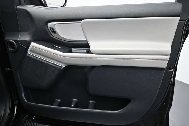 Certified 2025 Ford Expedition Active AWD/4WD image 34