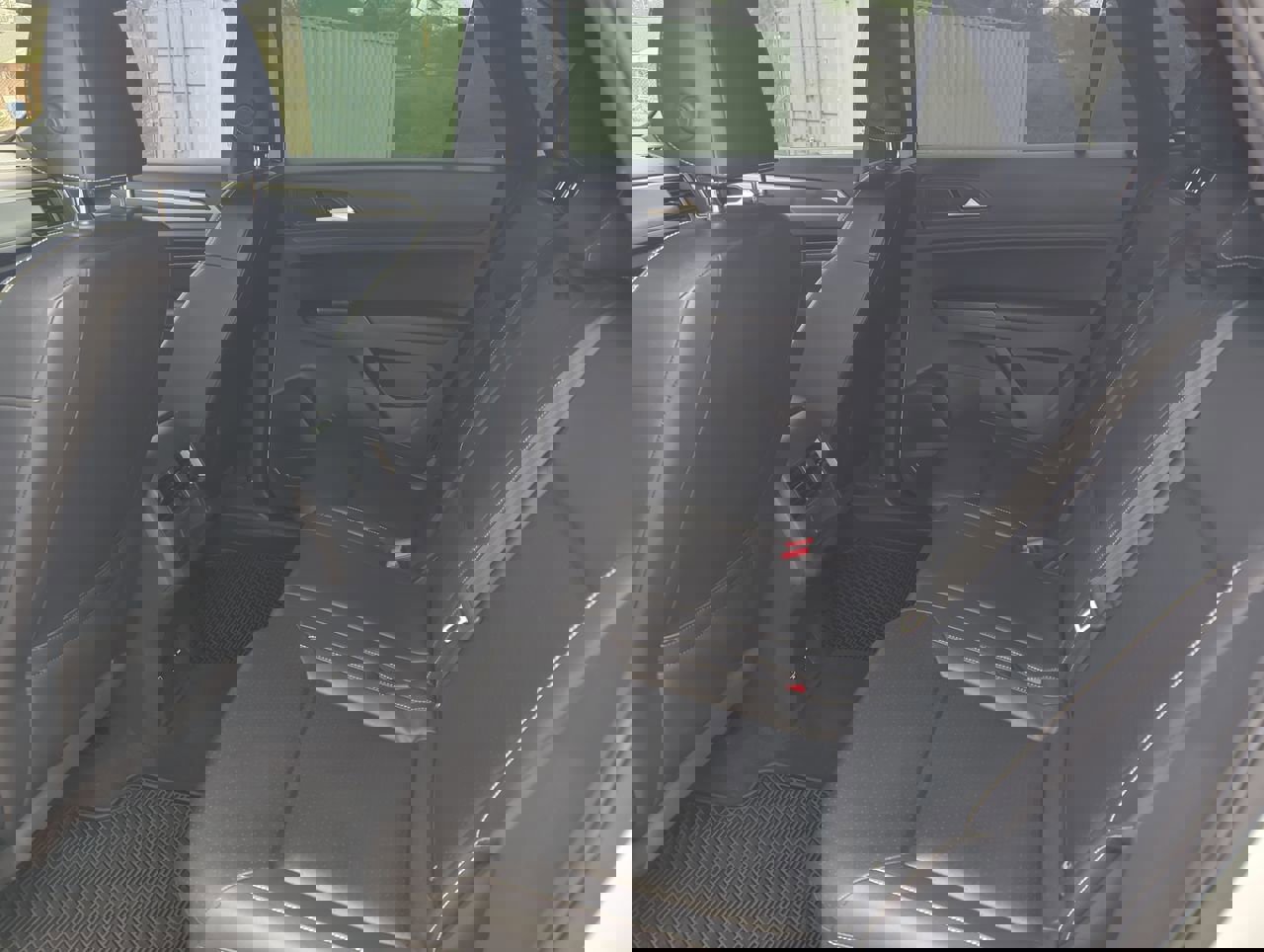 Used 2020 Volkswagen Atlas Cross Sport SEL R-Line image 12