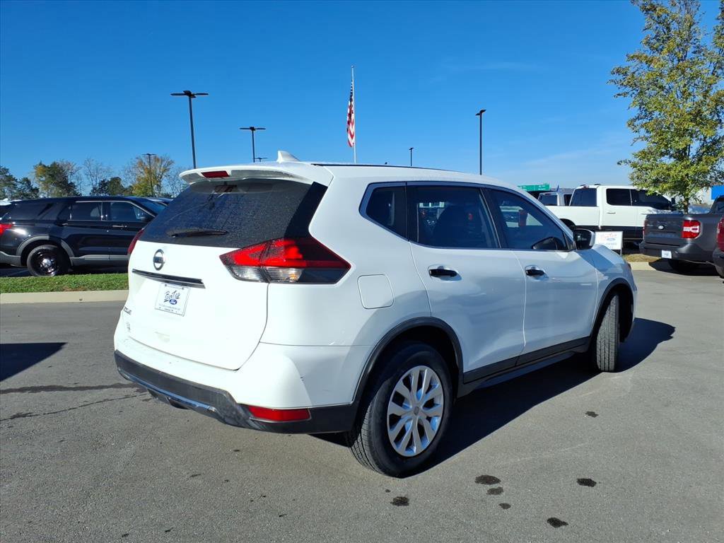 Used 2018 Nissan Rogue S image 5