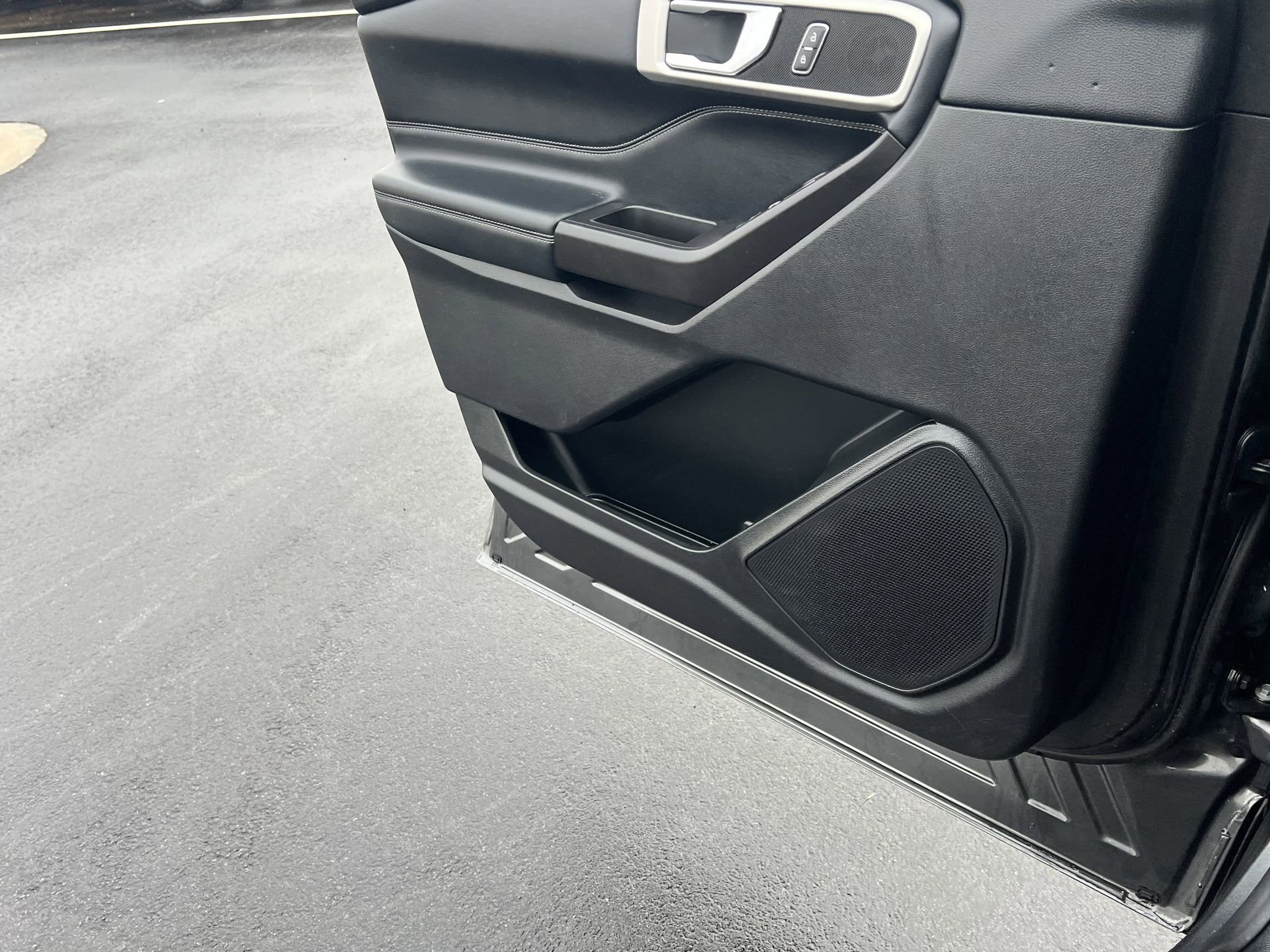 Certified 2020 Ford Explorer XLT w/ Equipment Group 202A image 18