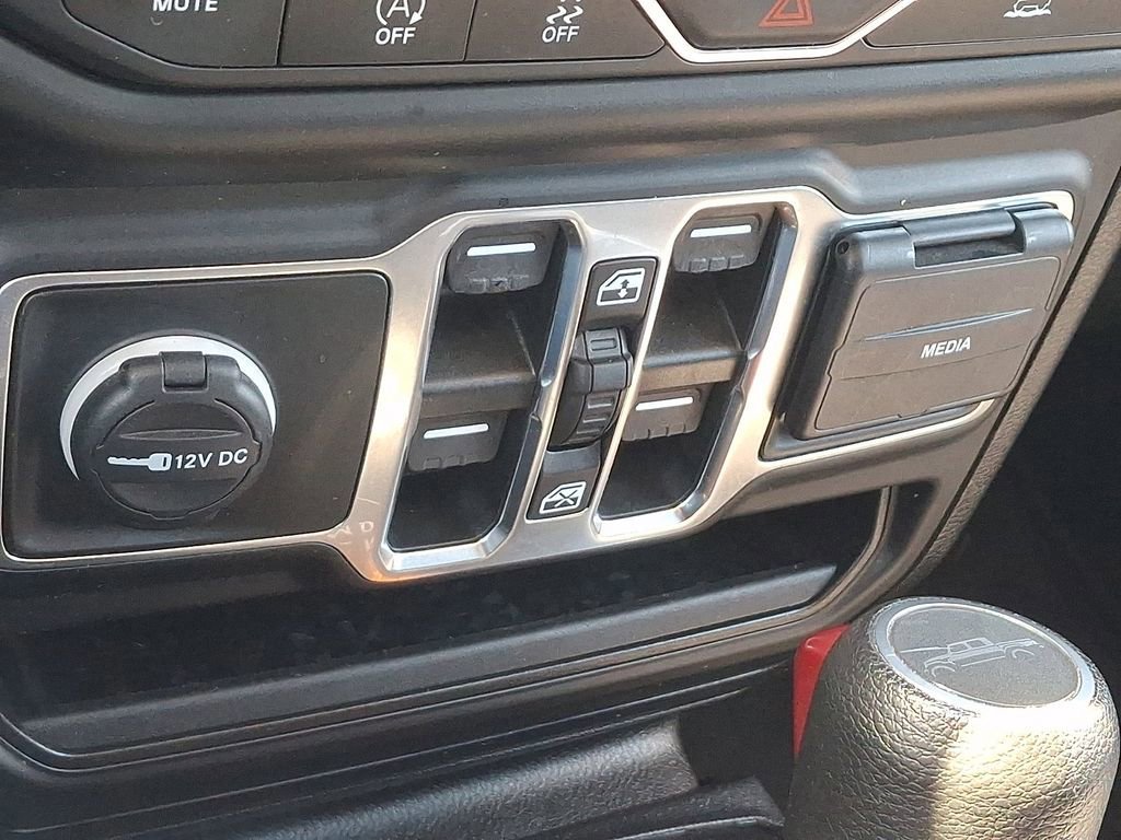 Used 2023 Jeep Gladiator Overland AWD/4WD image 25