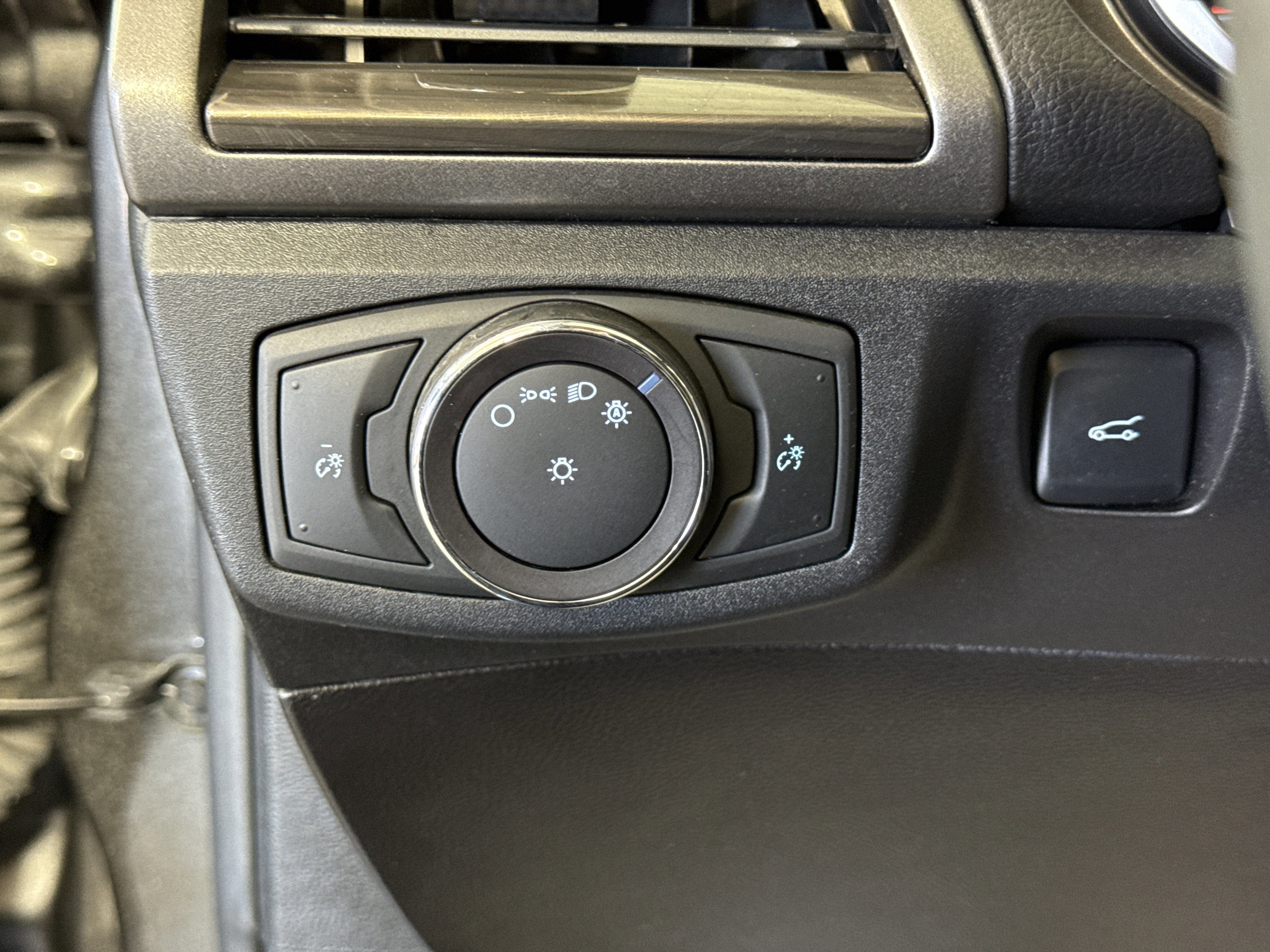 Certified 2019 Ford Fusion SEL image 23