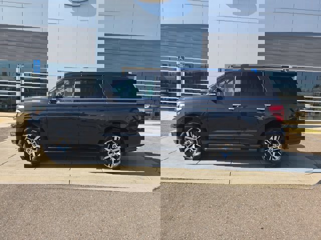 Certified 2024 Ford Expedition Limited image 2