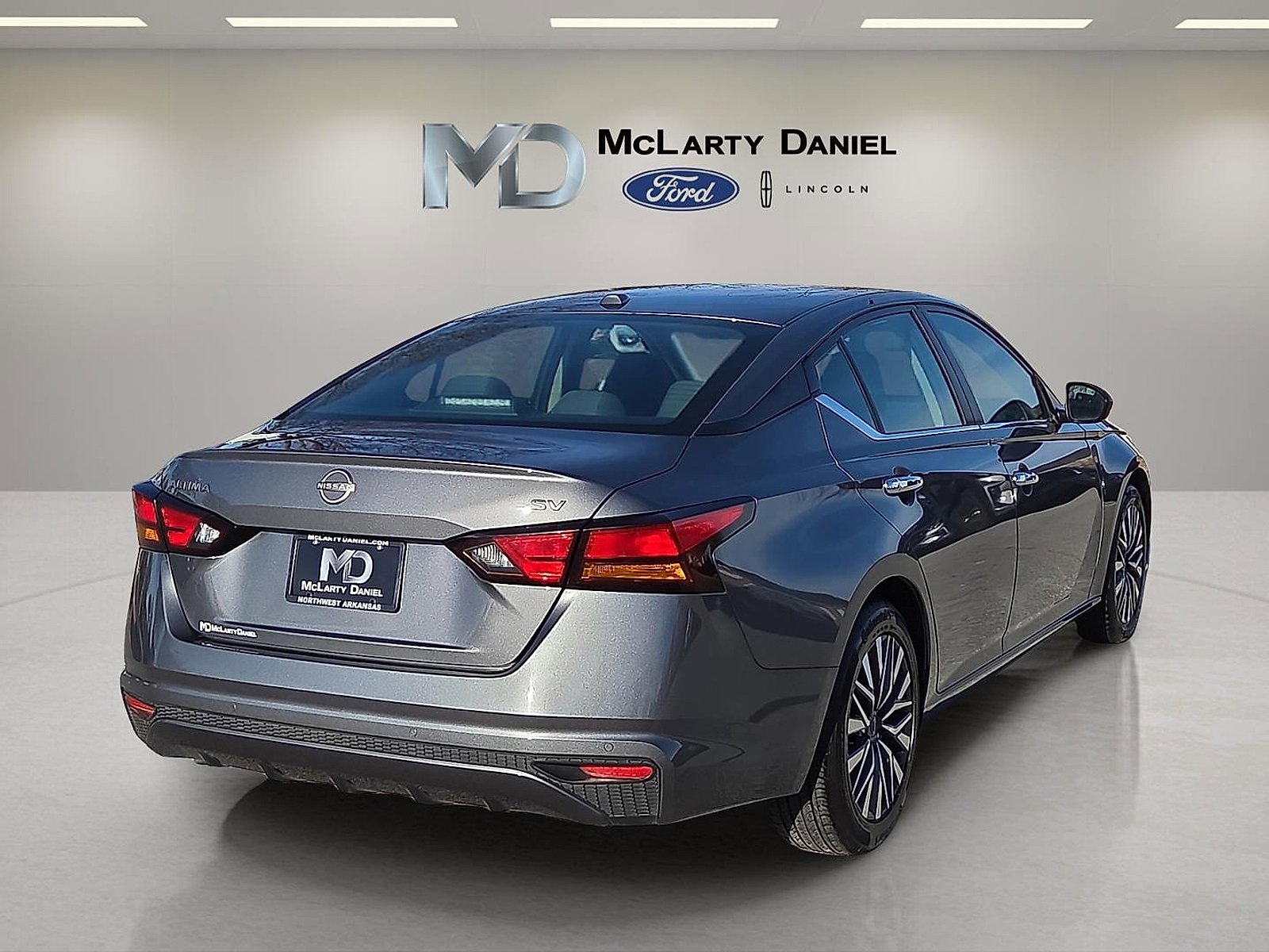 Used 2024 Nissan Altima 2.5 SV image 5