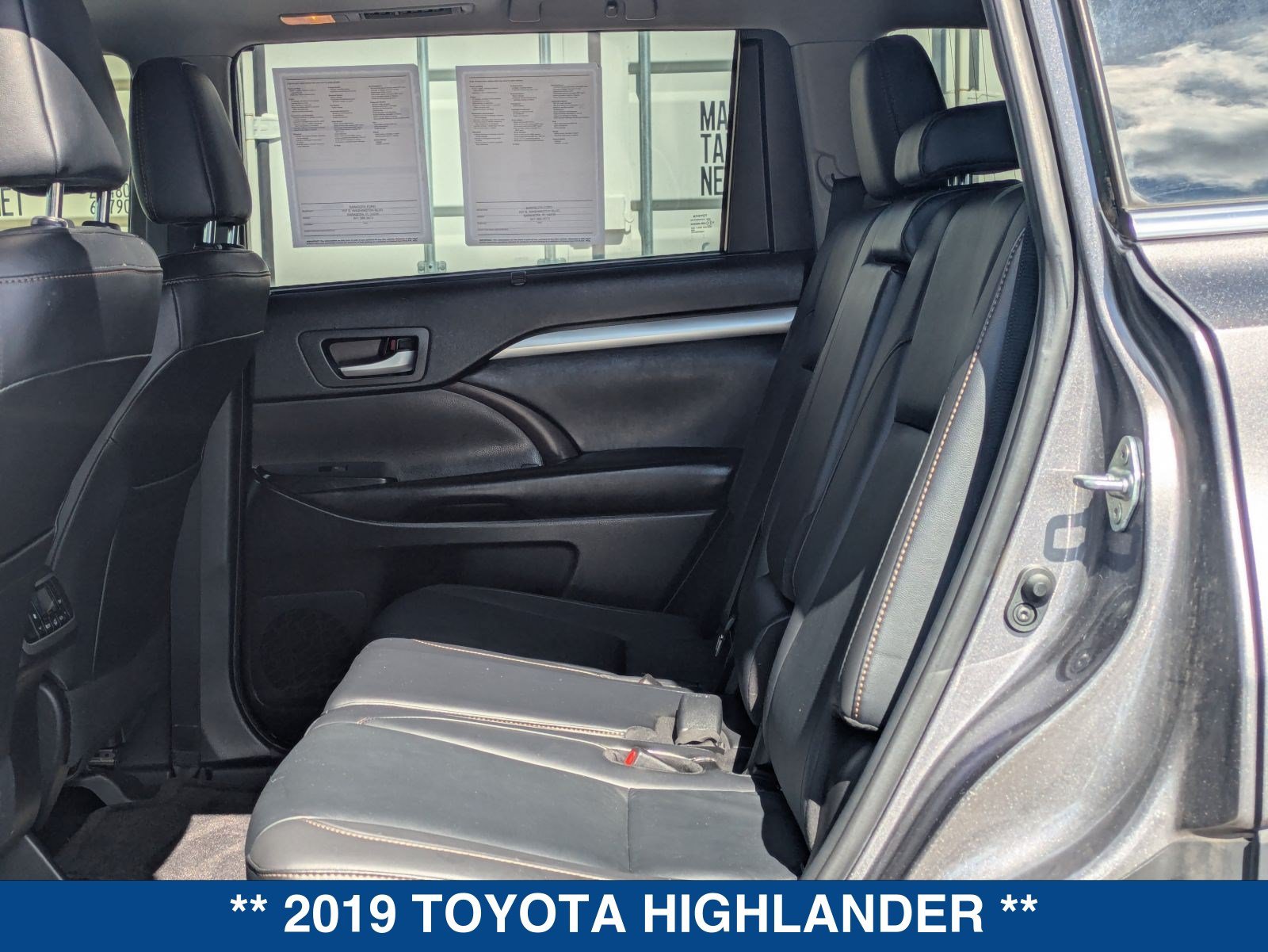Used 2019 Toyota Highlander XLE FWD image 16