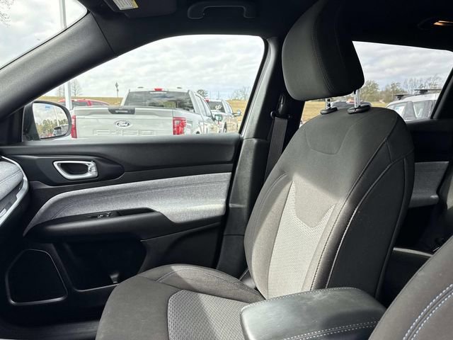 Used 2023 Jeep Compass Sport image 15