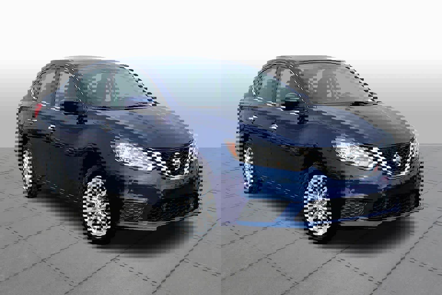 Used 2019 Nissan Sentra SV image 2