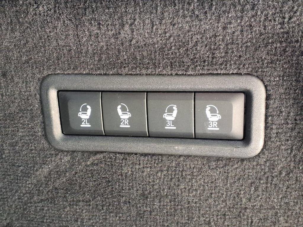 Used 2024 Jeep Grand Wagoneer L Series III AWD/4WD image 19