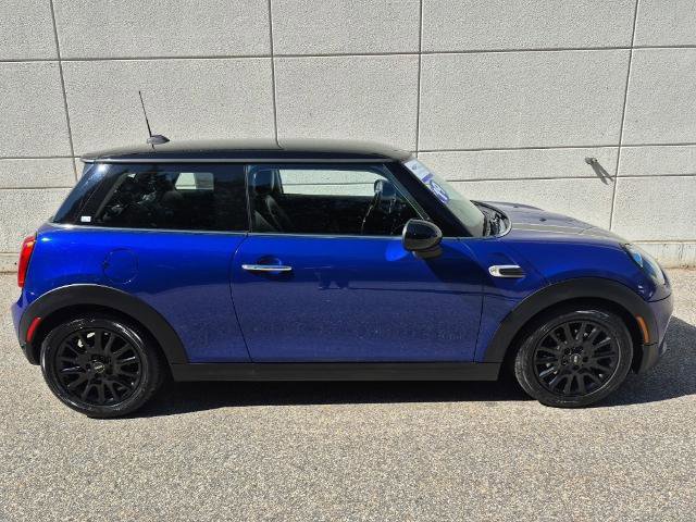 Used 2019 MINI Cooper 2-Door Hardtop w/ Signature Upholstery Package image 2