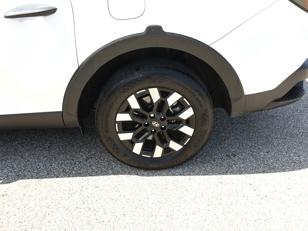 Used 2025 Hyundai Santa Cruz SEL AWD/4WD image 4