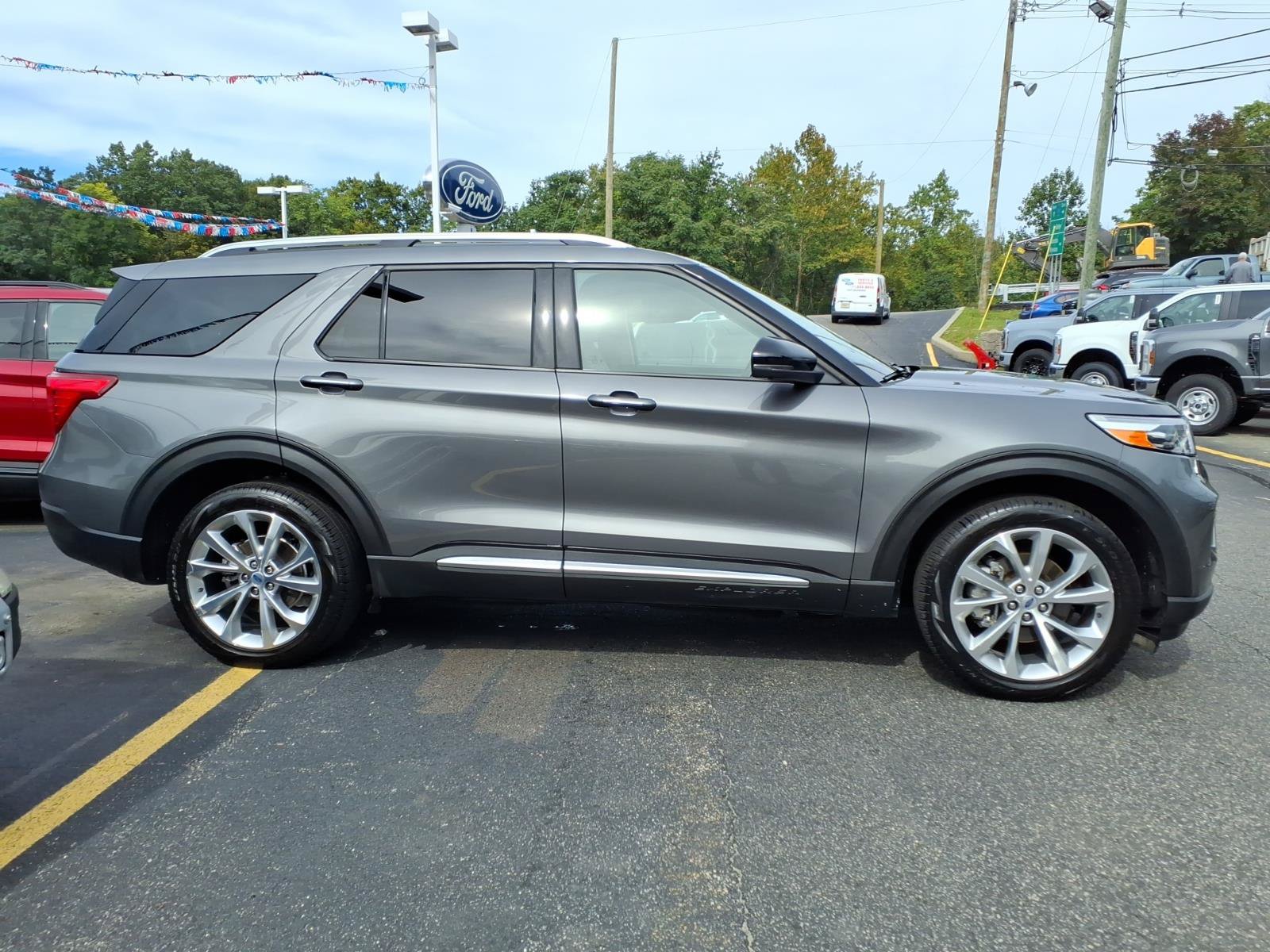 Certified 2023 Ford Explorer Platinum w/ Technology Package AWD/4WD image 9