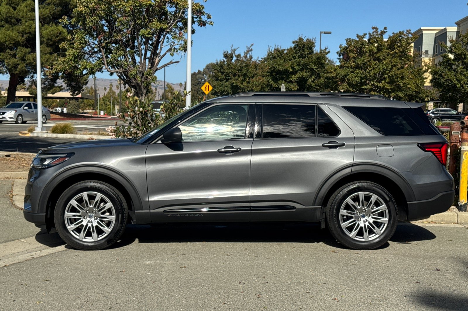 Certified 2026 Ford Explorer Active w/ Active Comfort Package AWD/4WD image 7
