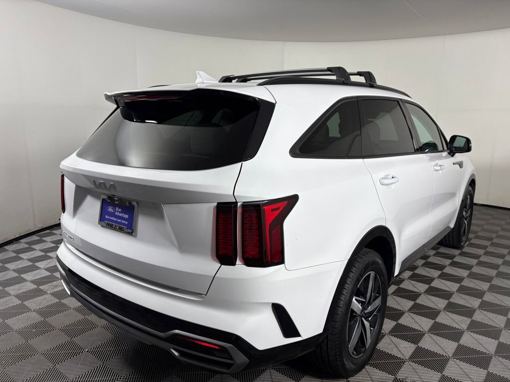 Used 2023 Kia Sorento S w/ Panoramic Sunroof Package image 7