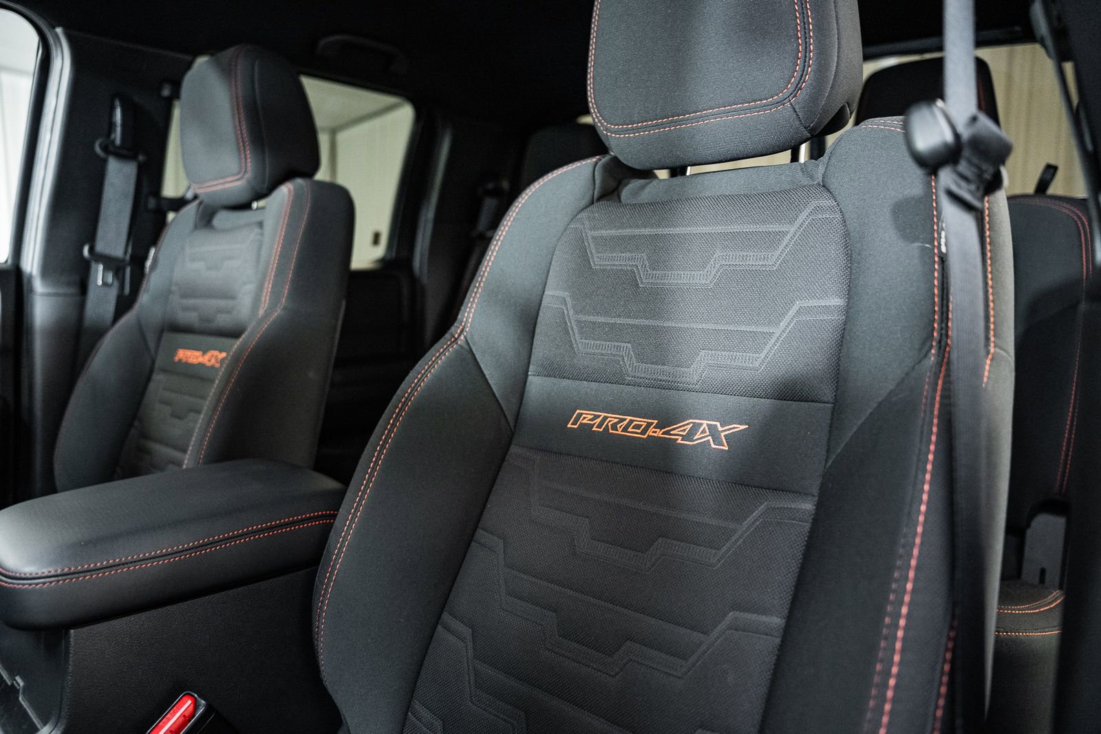 Used 2022 Nissan Frontier PRO-4X image 49