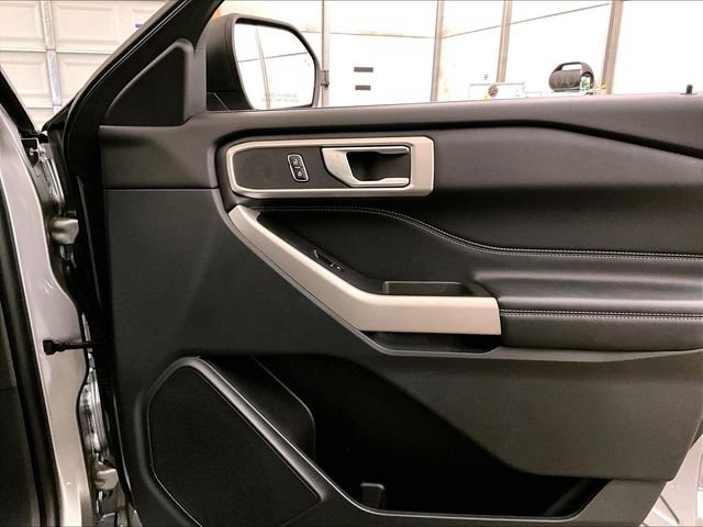 Certified 2023 Ford Explorer XLT w/ Equipment Group 202A AWD/4WD image 23
