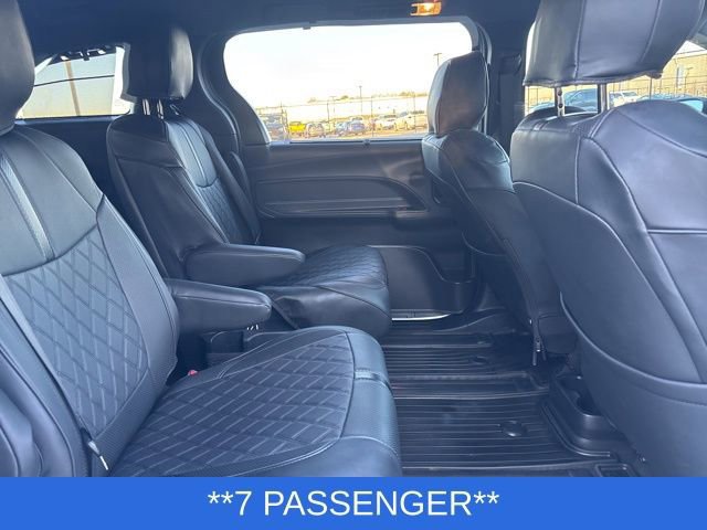 Used 2024 Toyota Sienna XSE w/ XSE Premium Package image 12
