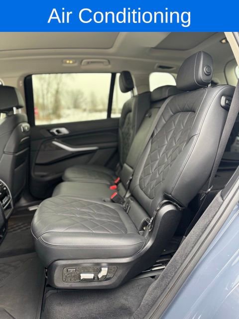 Used 2023 BMW X7 xDrive40i w/ Premium Package image 21