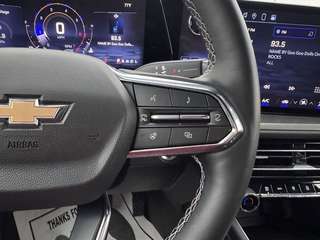 Used 2025 Chevrolet Traverse LT image 13