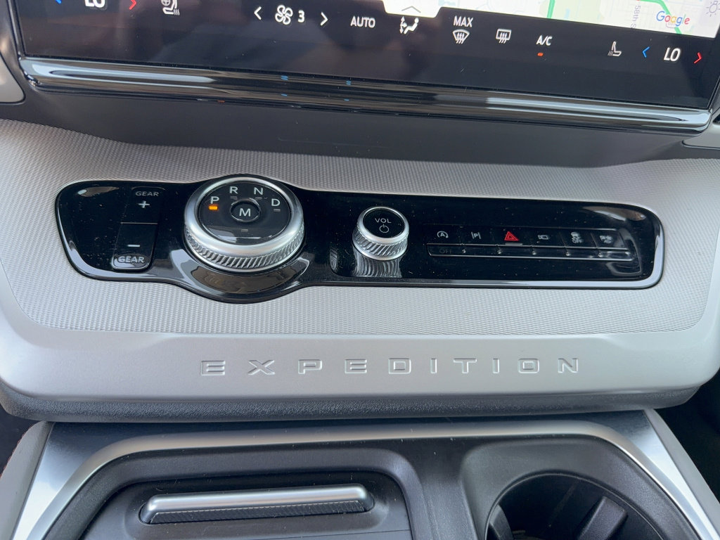 Certified 2025 Ford Expedition Active image 28