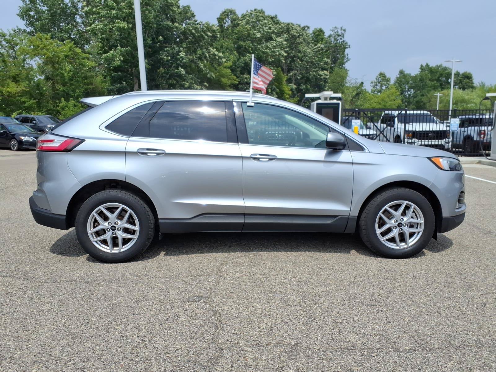 Certified 2023 Ford Edge SEL w/ Convenience Package AWD/4WD image 9