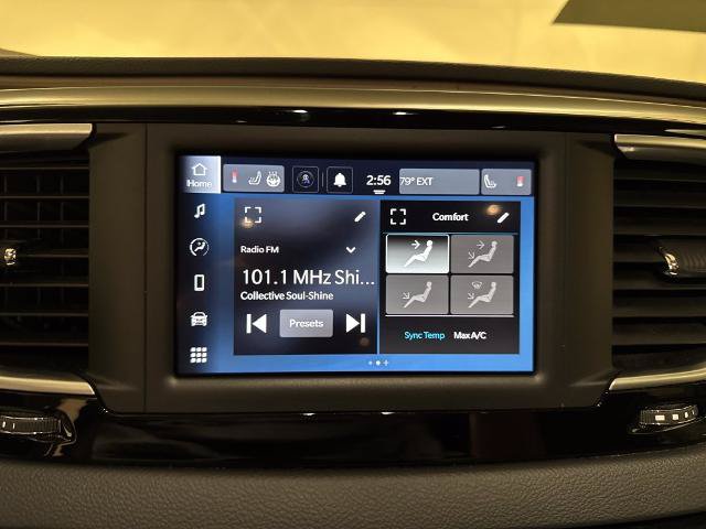 Used 2023 Chrysler Voyager LX FWD image 25