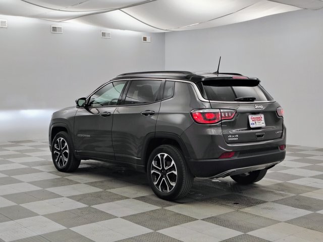 Used 2023 Jeep Compass Limited AWD/4WD image 7