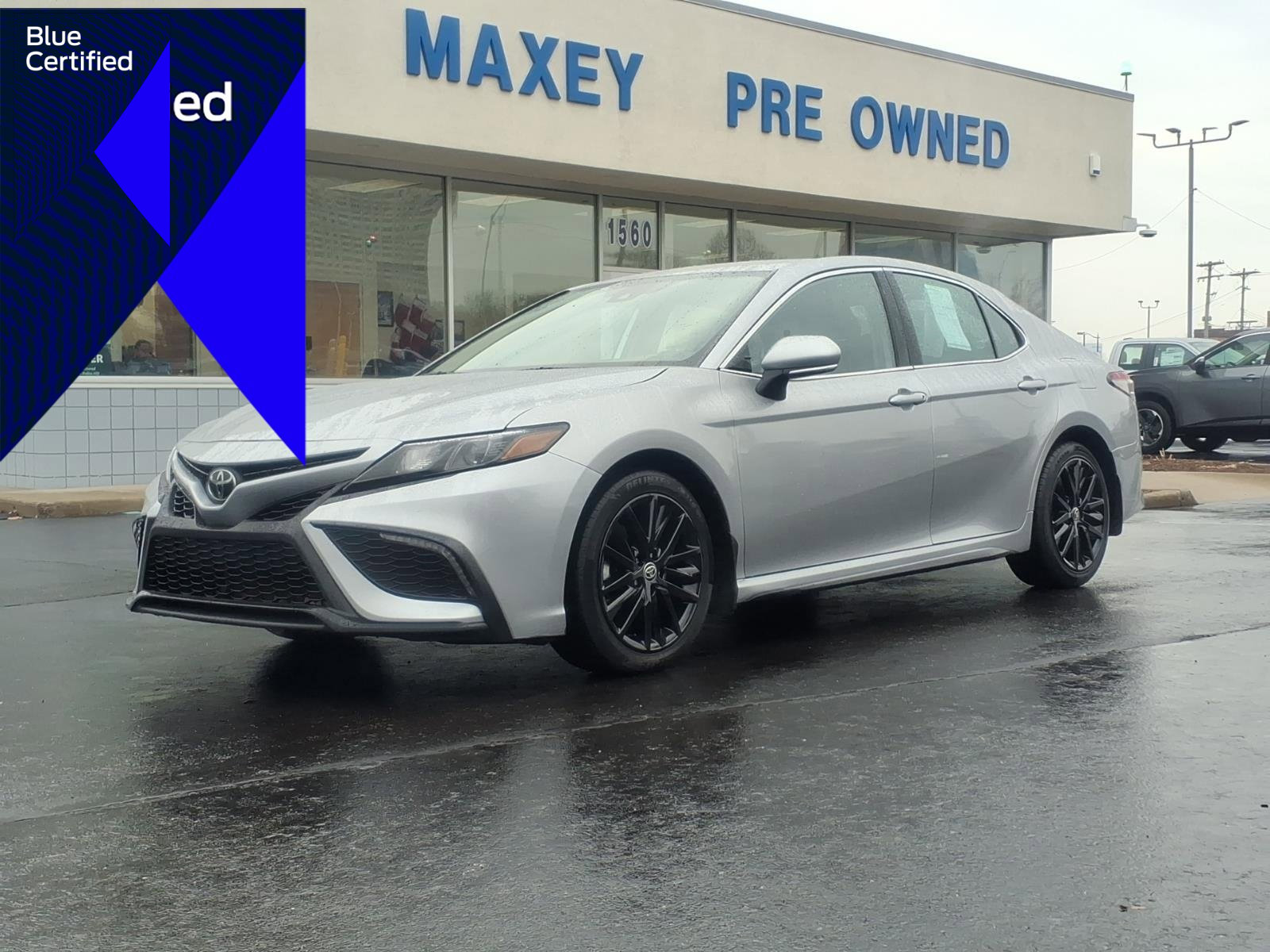 Used 2023 Toyota Camry SE image 1