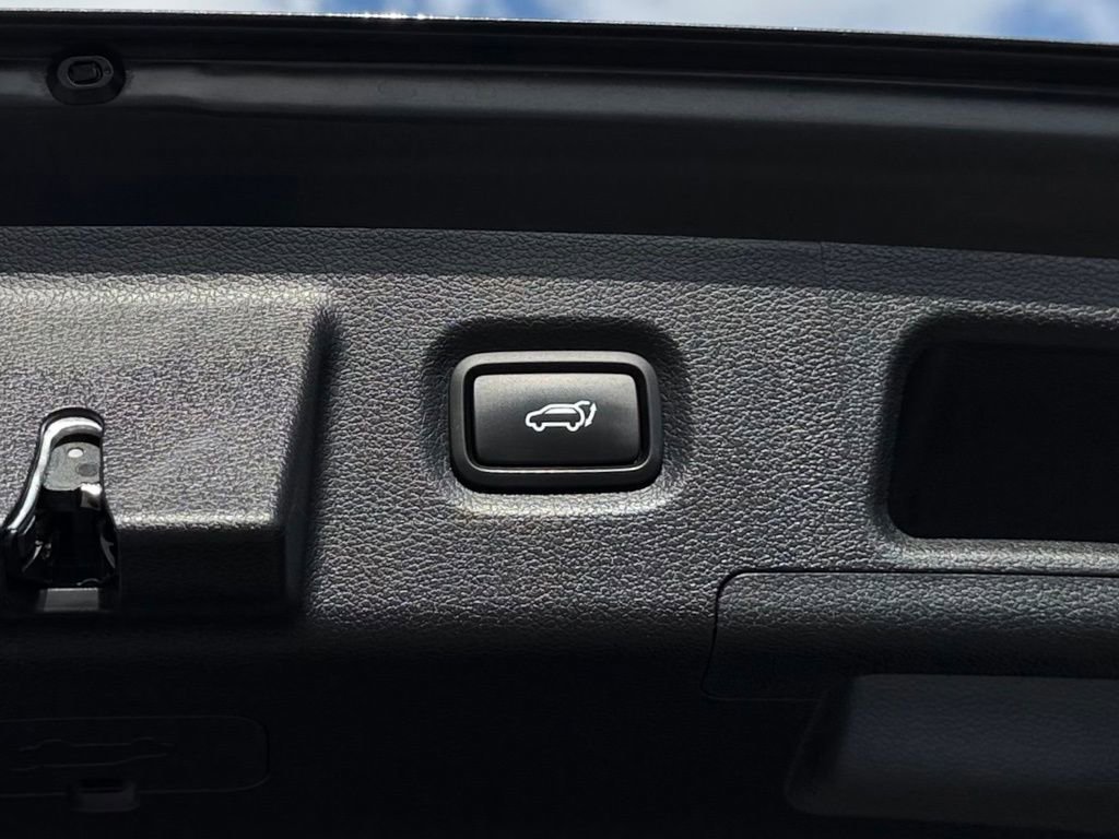 Used 2023 Hyundai Santa Fe Limited AWD/4WD image 11