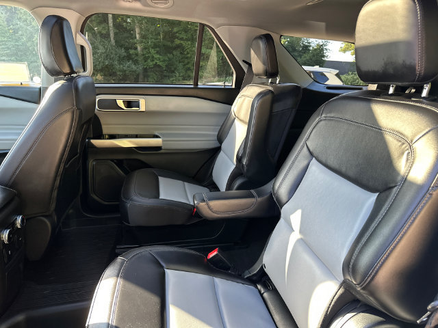 Certified 2023 Ford Explorer XLT w/ Equipment Group 202A AWD/4WD image 21