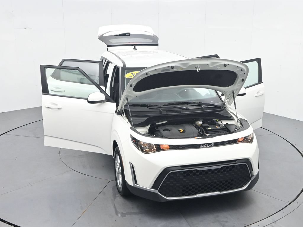 Used 2025 Kia Soul LX w/ LX Technology Package FWD image 39