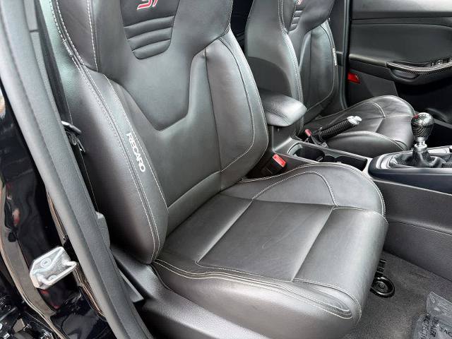 Certified 2018 Ford Focus ST w/ Equipment Group 402A FWD image 23