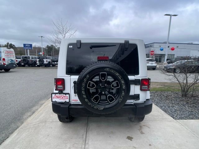 Used 2017 Jeep Wrangler Unlimited Sahara AWD/4WD image 8