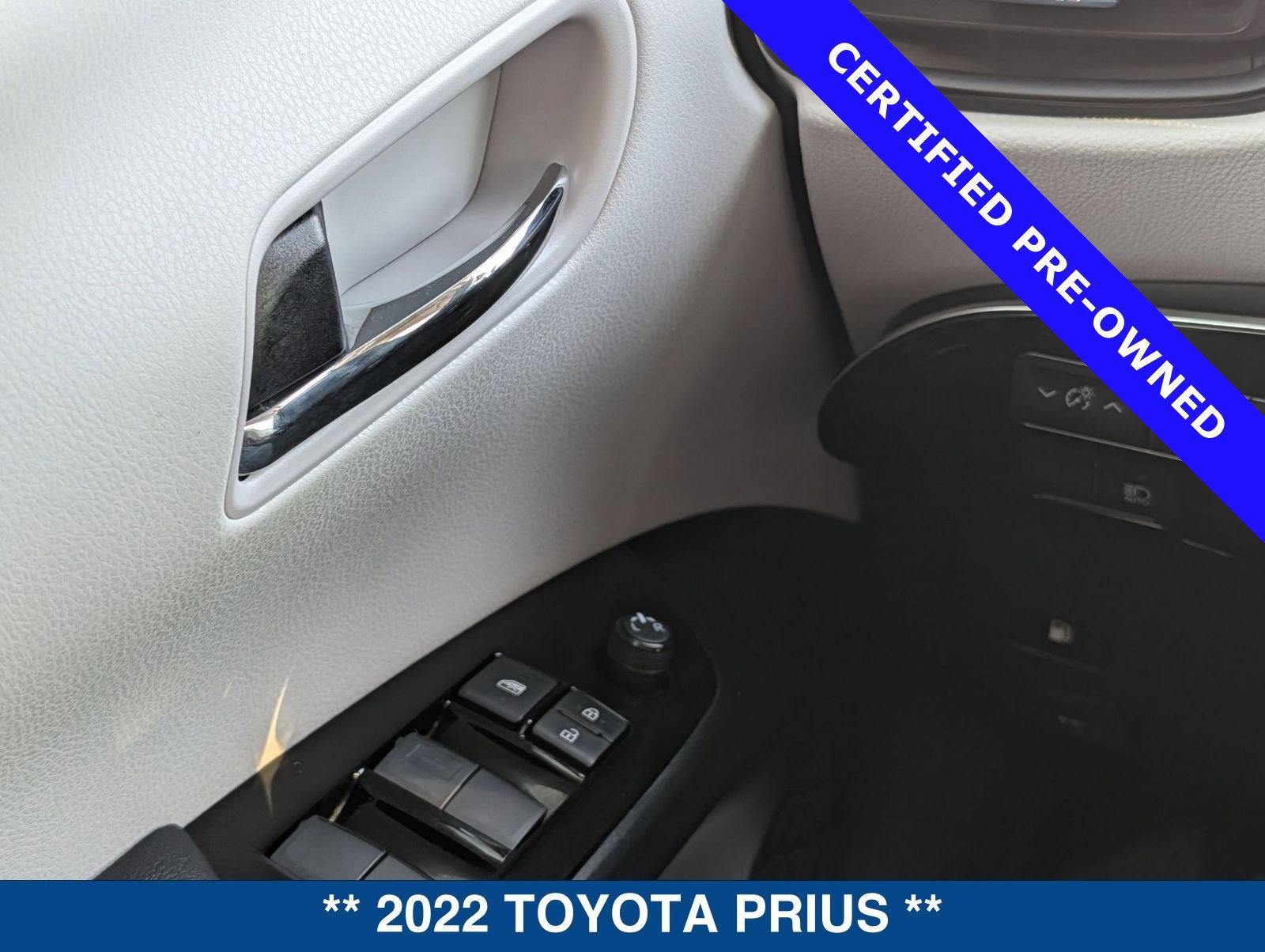 Used 2022 Toyota Prius LE image 22
