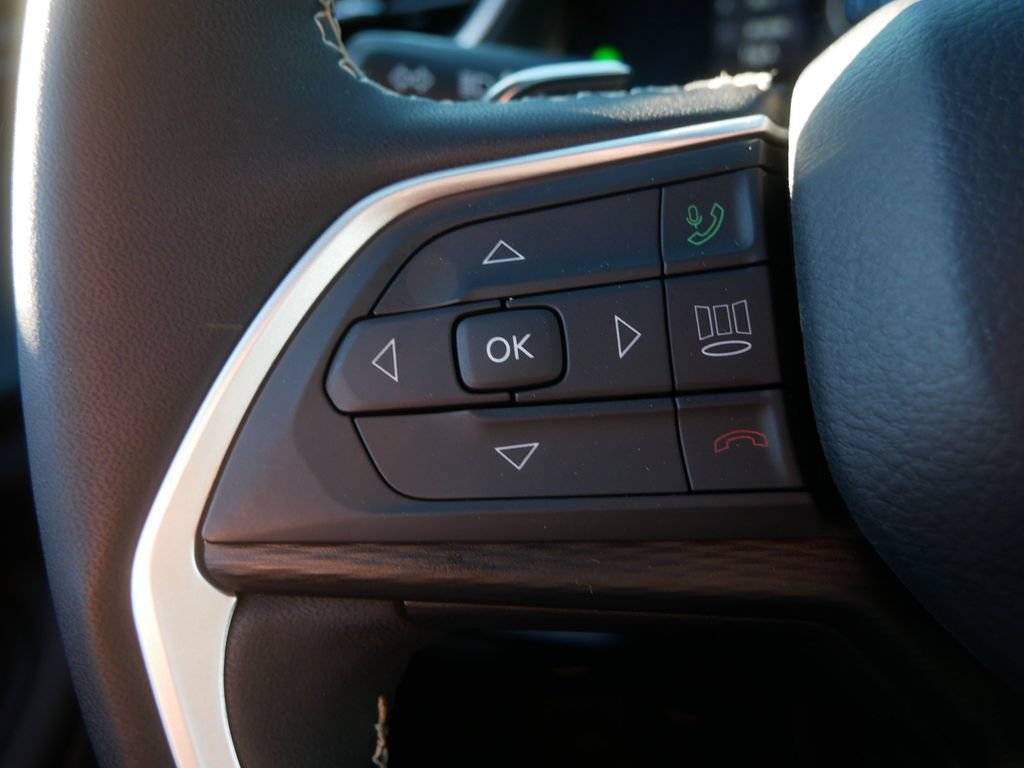 Used 2024 Jeep Grand Cherokee Altitude AWD/4WD image 18