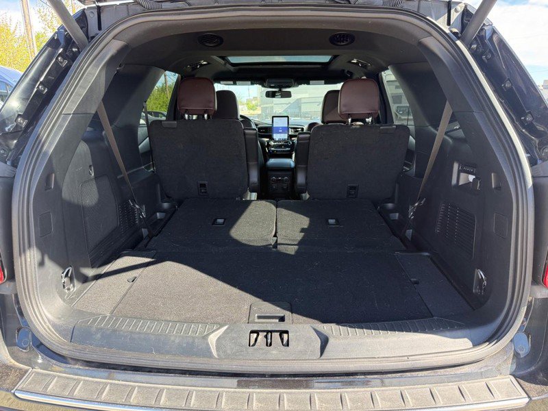 Certified 2023 Ford Explorer Platinum w/ Technology Package AWD/4WD image 7