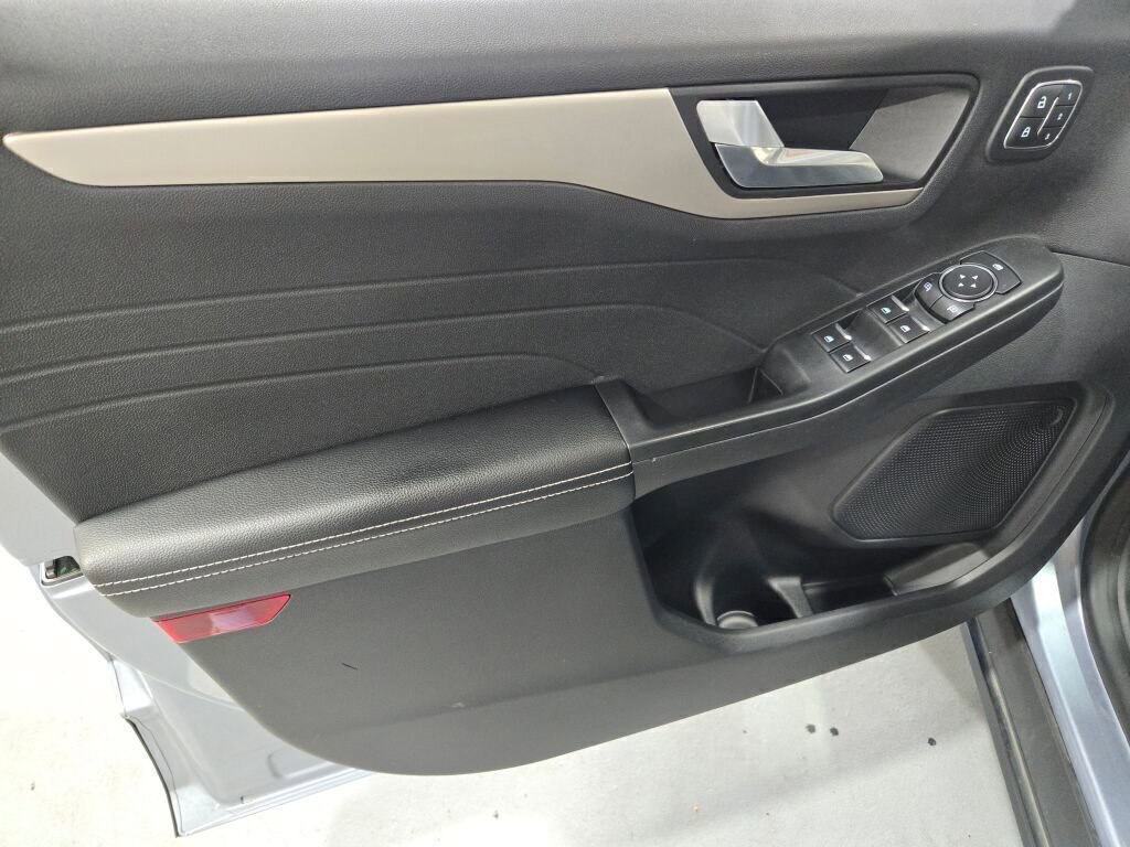 Certified 2022 Ford Escape SEL w/ Technology Package image 21