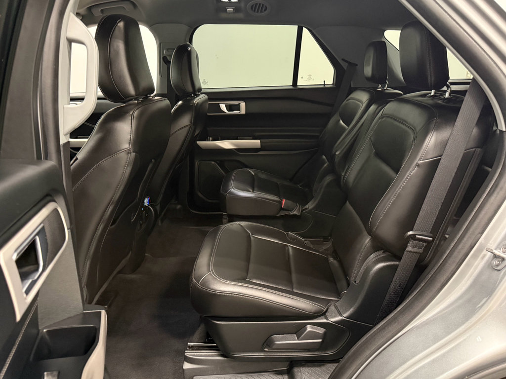 Certified 2022 Ford Explorer XLT w/ Equipment Group 202A image 29