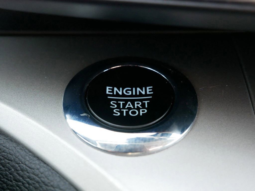 Certified 2022 Ford Explorer XLT w/ Equipment Group 202A image 24