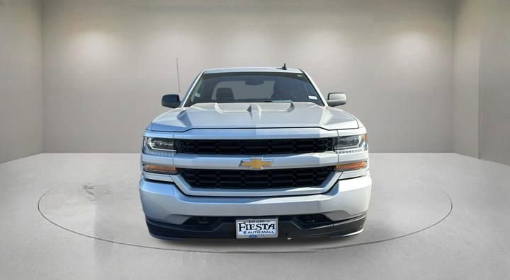 Used 2018 Chevrolet Silverado 1500 Custom w/ Custom Value Package AWD/4WD image 2