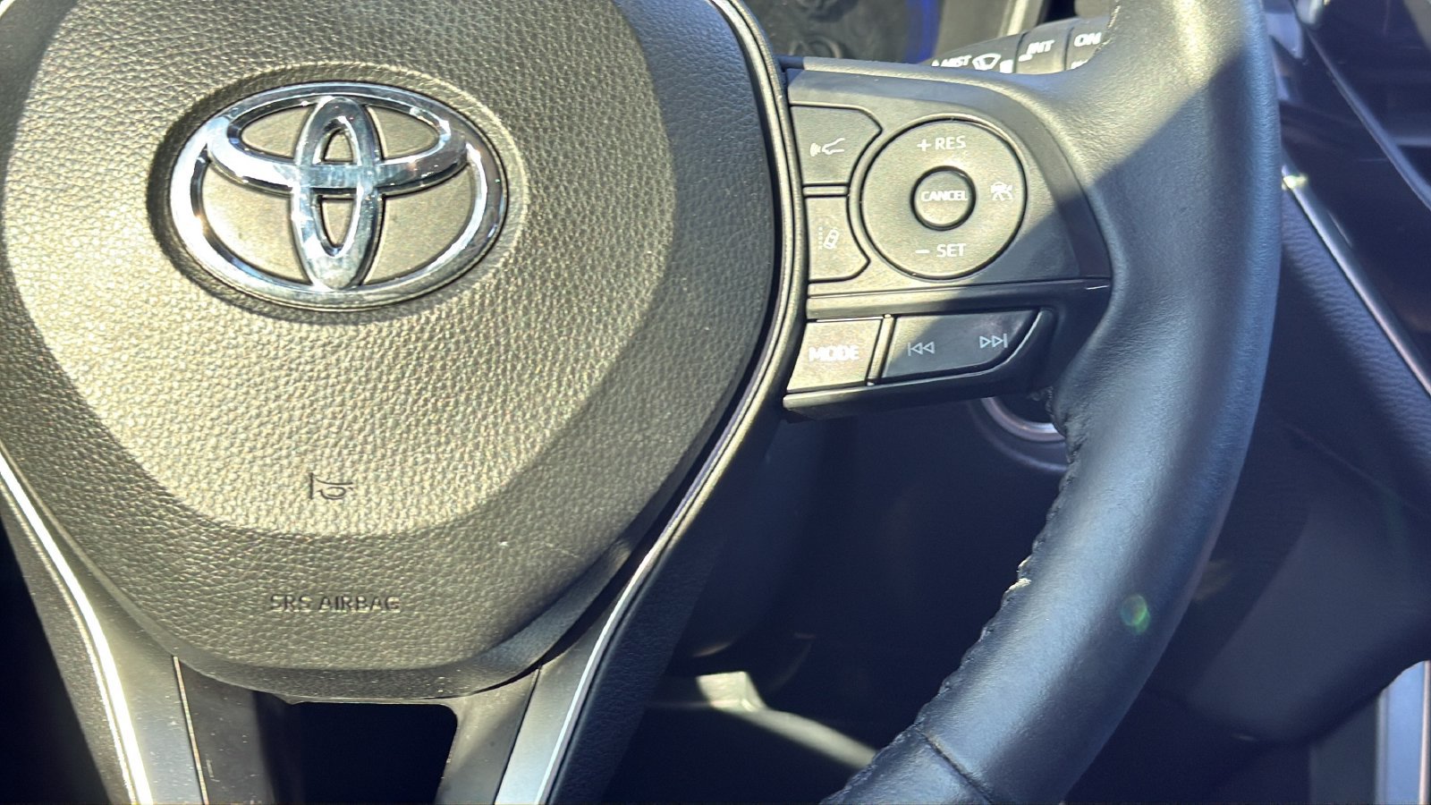Used 2022 Toyota Corolla Cross XLE w/ Convenience Package FWD image 15