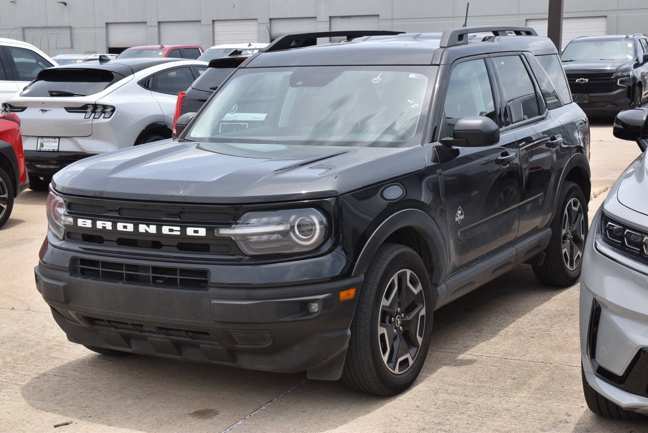 Certified 2023 Ford Bronco Sport Outer Banks w/ Tech Package AWD/4WD image 2