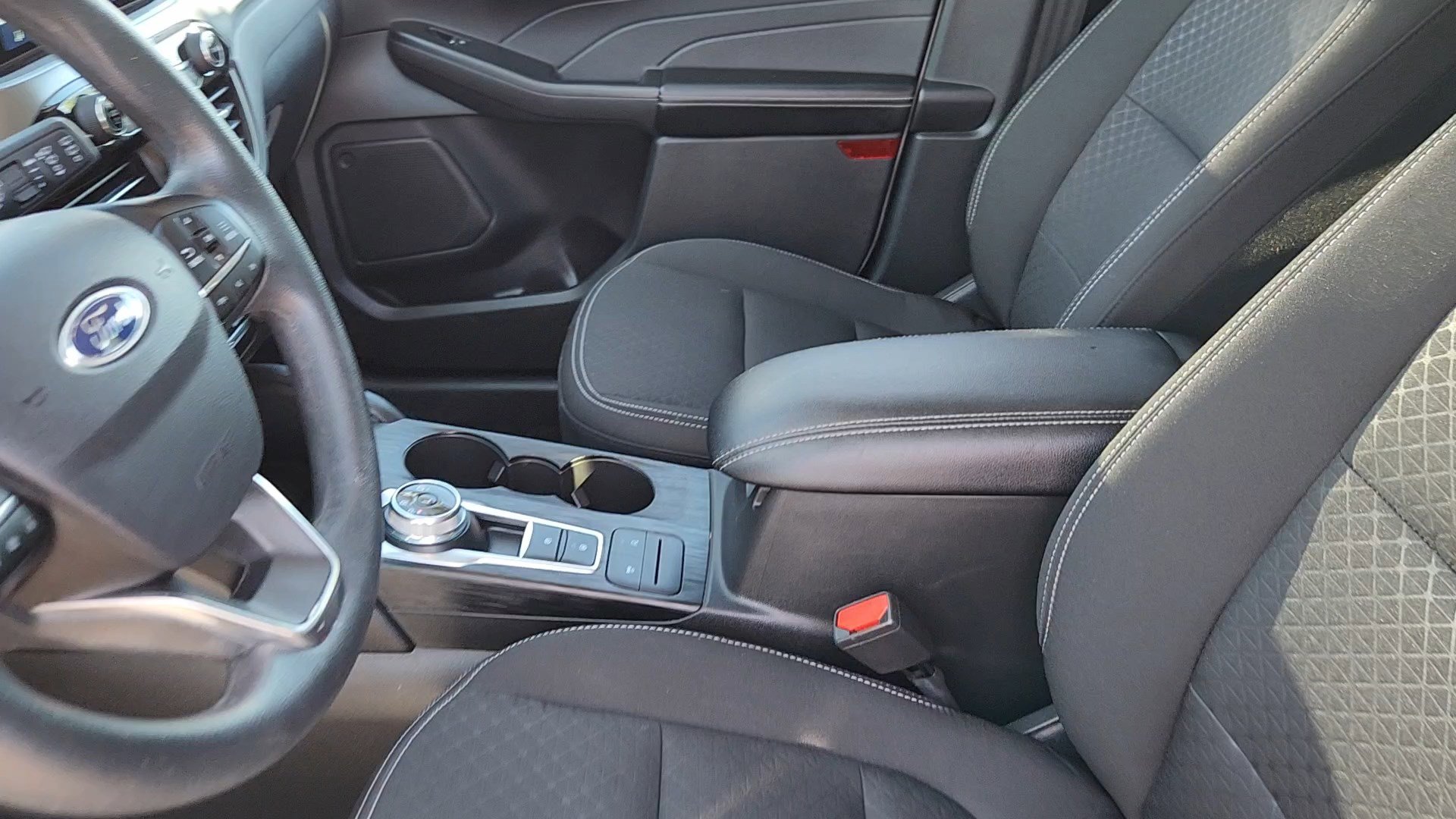 Certified 2025 Ford Escape Active AWD/4WD image 31