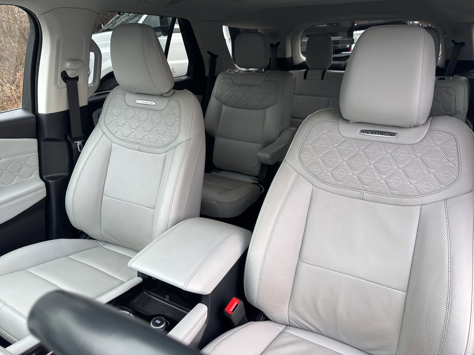 Certified 2025 Ford Explorer Platinum w/ LUX Leather Package image 50