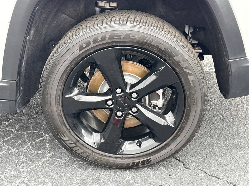 Used 2025 Jeep Grand Cherokee L Altitude image 20