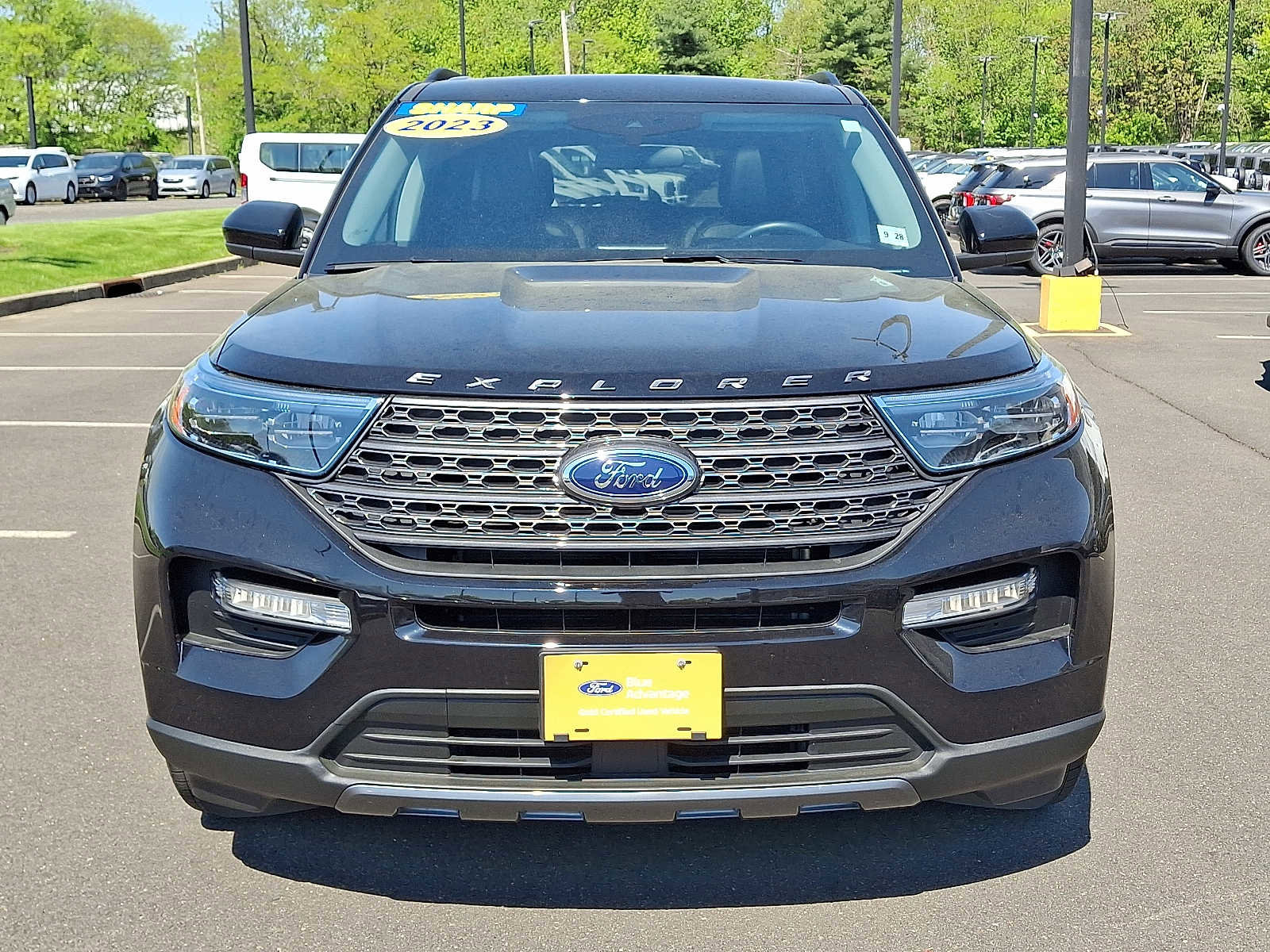 Certified 2023 Ford Explorer XLT w/ Equipment Group 202A AWD/4WD image 3