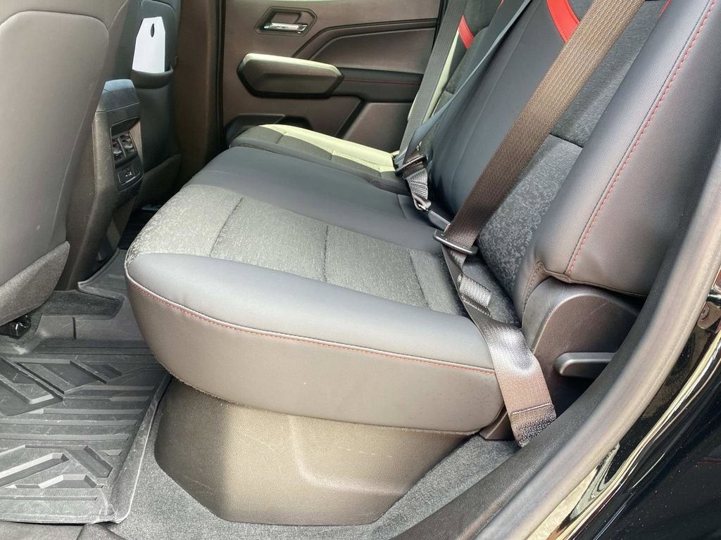 Used 2023 Chevrolet Colorado Z71 w/ Z71 Convenience Package 2 AWD/4WD image 15