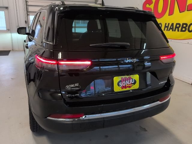 Used 2023 Jeep Grand Cherokee Limited AWD/4WD image 39