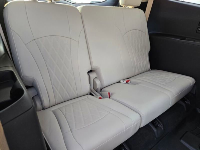 Used 2023 Buick Enclave Avenir w/ Avenir Technology Package image 20