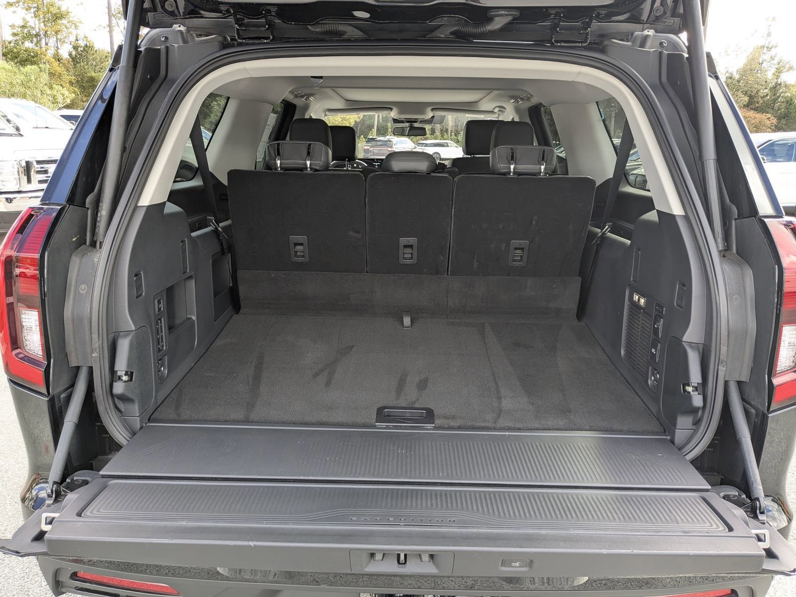 Certified 2025 Ford Expedition Max Active image 12